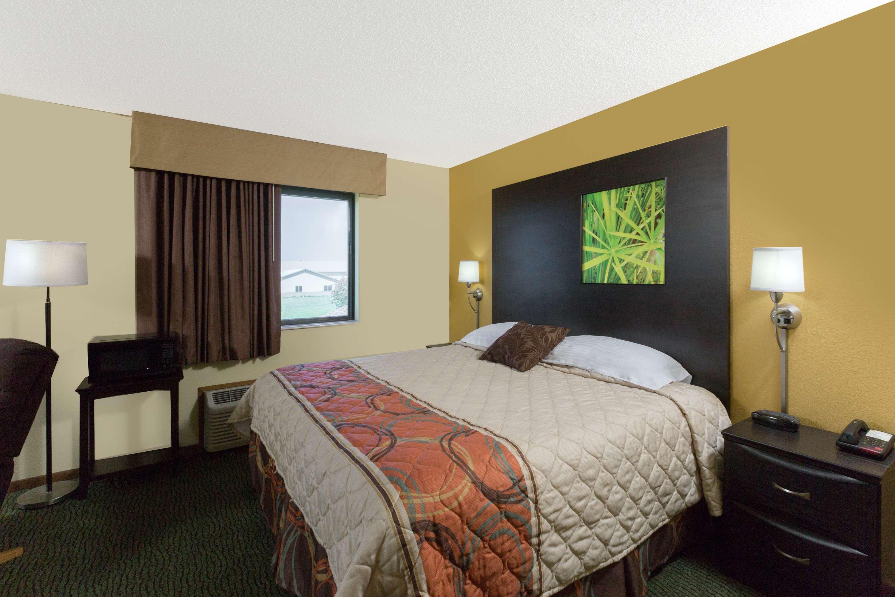 ซูเปอร์ 8 บาย วินด์แฮม เพอรี/ไอโอวา Hotel Perry ภายนอก รูปภาพ