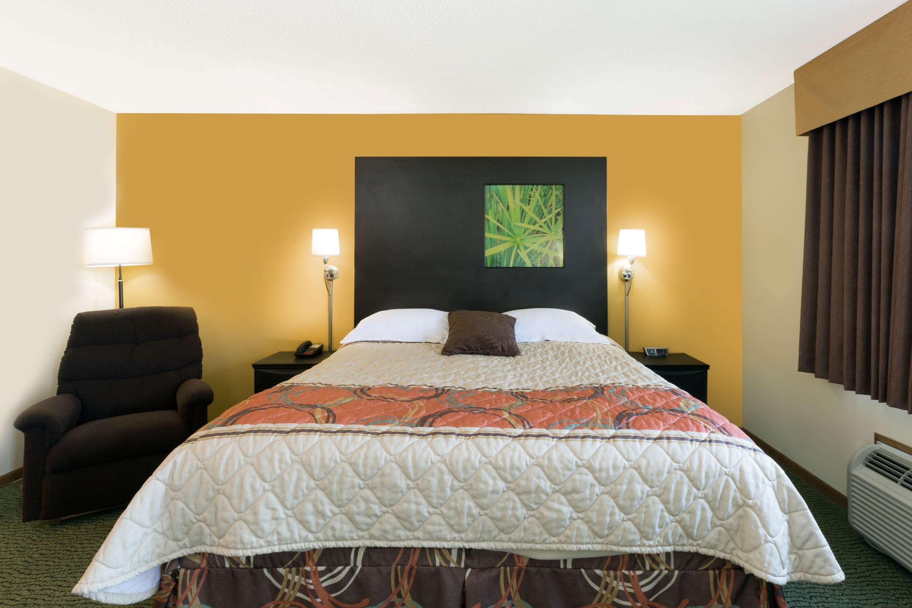 ซูเปอร์ 8 บาย วินด์แฮม เพอรี/ไอโอวา Hotel Perry ภายนอก รูปภาพ