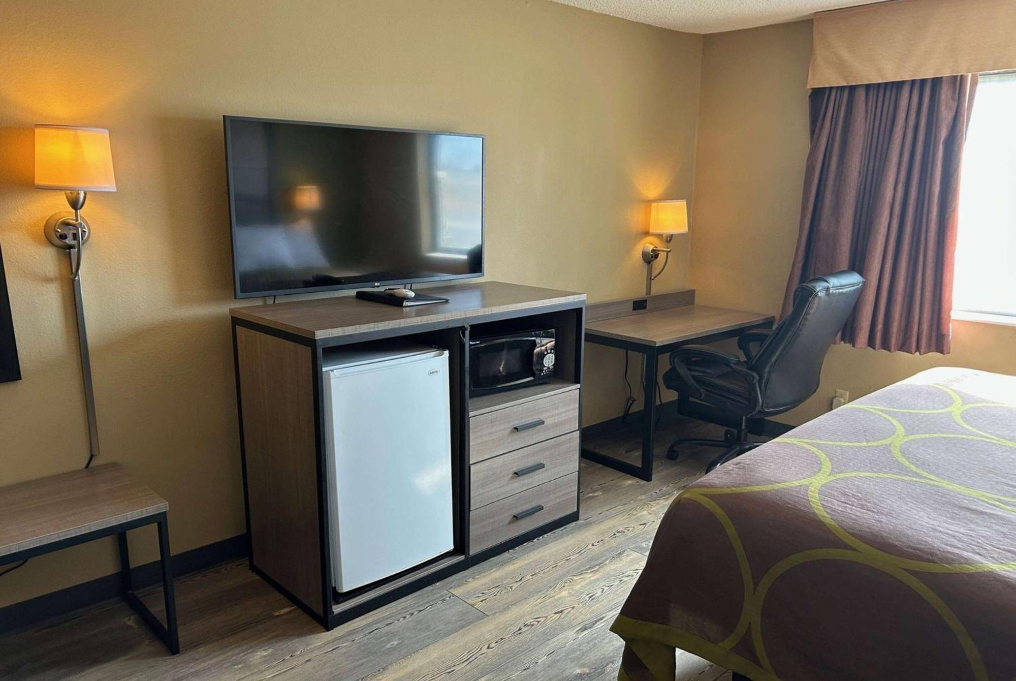 ซูเปอร์ 8 บาย วินด์แฮม เพอรี/ไอโอวา Hotel Perry ภายนอก รูปภาพ