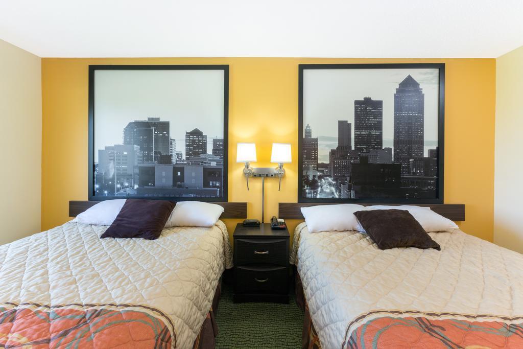 ซูเปอร์ 8 บาย วินด์แฮม เพอรี/ไอโอวา Hotel Perry ภายนอก รูปภาพ