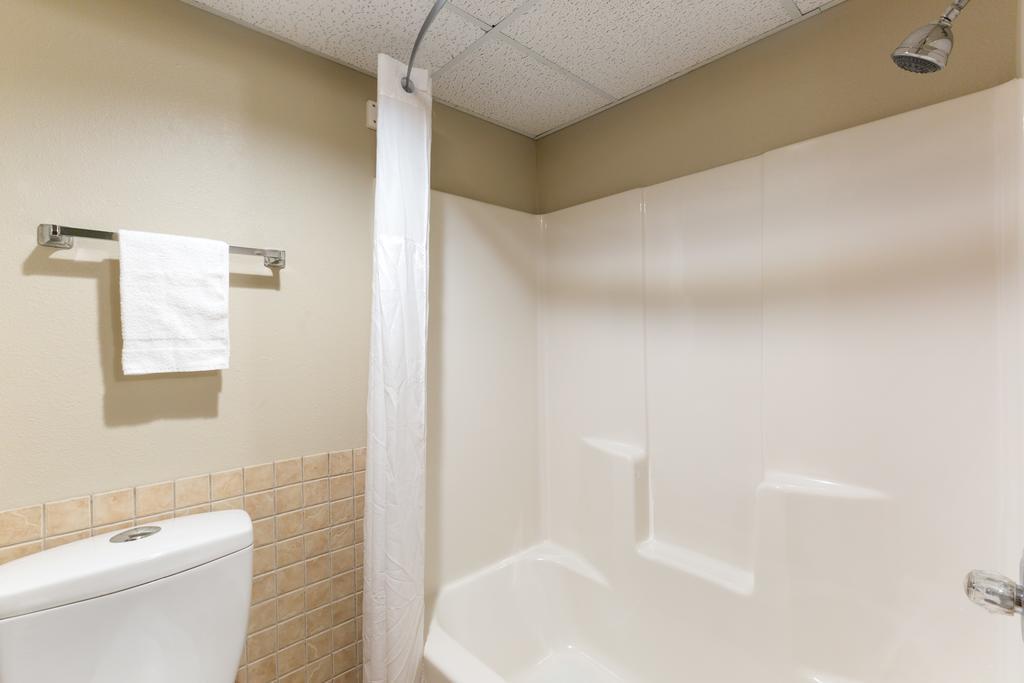 ซูเปอร์ 8 บาย วินด์แฮม เพอรี/ไอโอวา Hotel Perry ภายนอก รูปภาพ
